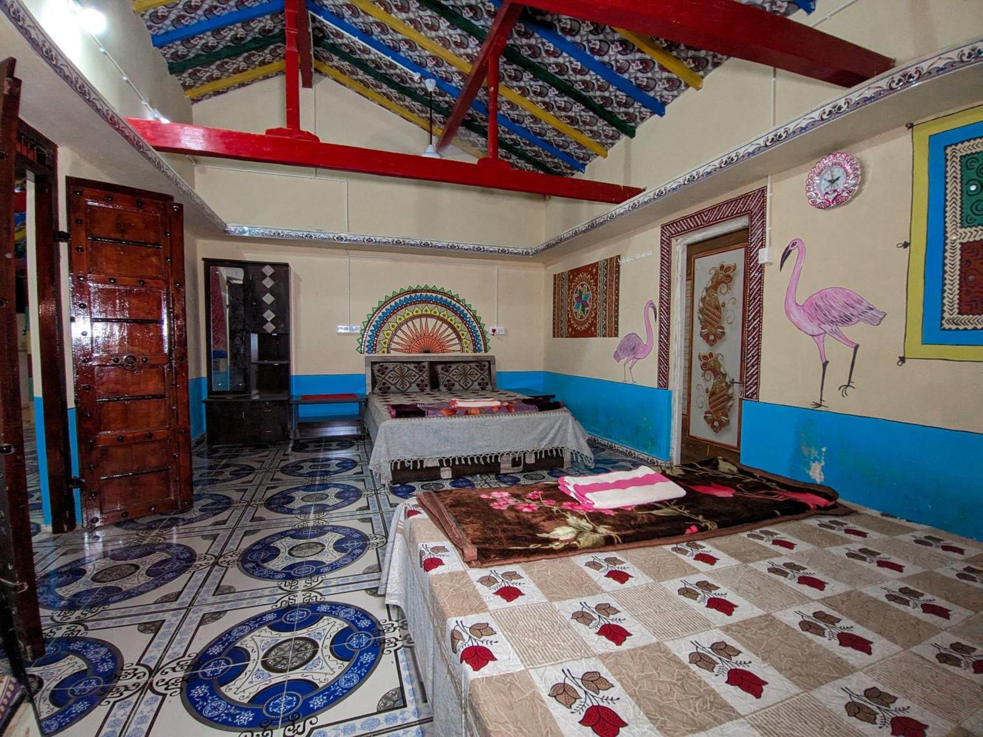 White Land Villagestay Dhordo Exterior foto